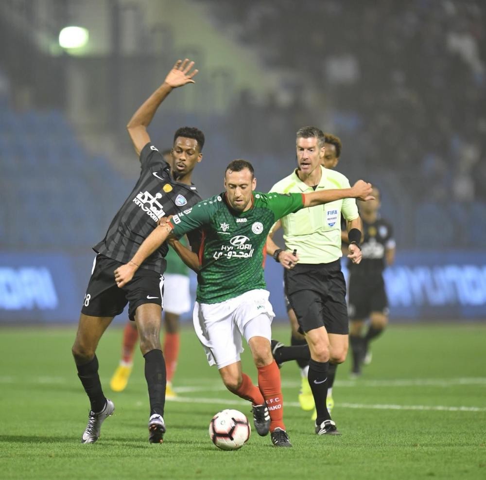كارييو يقود الهلال إلى قبل نهائي كأس الملك