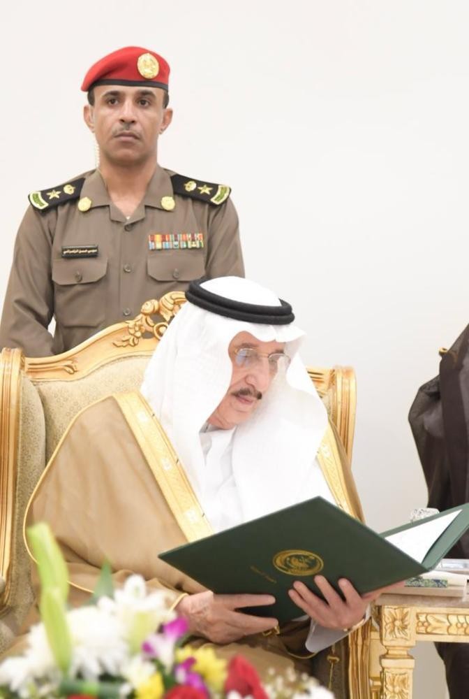 أمير جازان يطلع على خدمات «الأطفال المعاقين» 