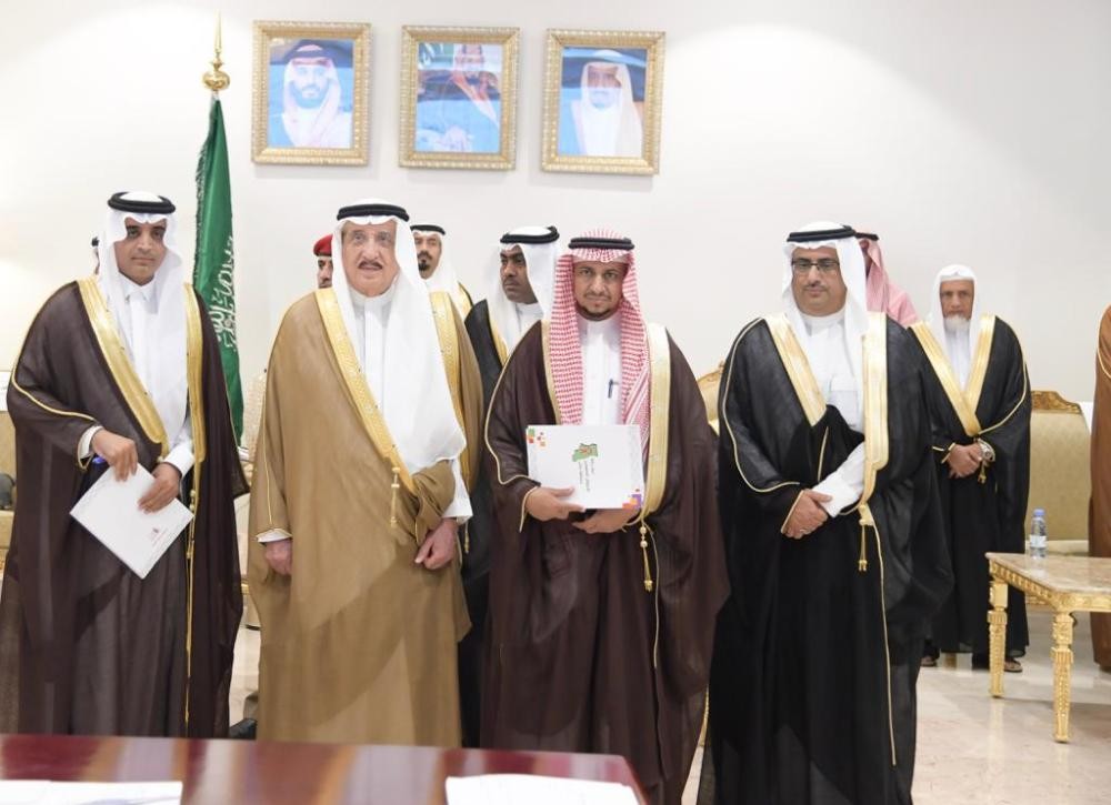 أمير جازان يطلع على خدمات «الأطفال المعاقين» 