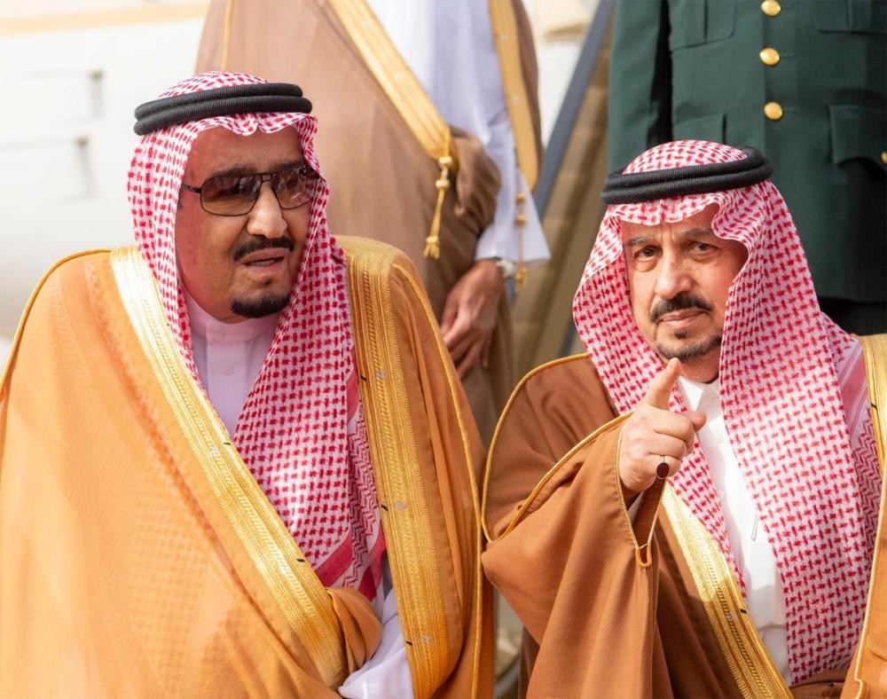 خادم الحرمين الشريفين يصل الرياض 