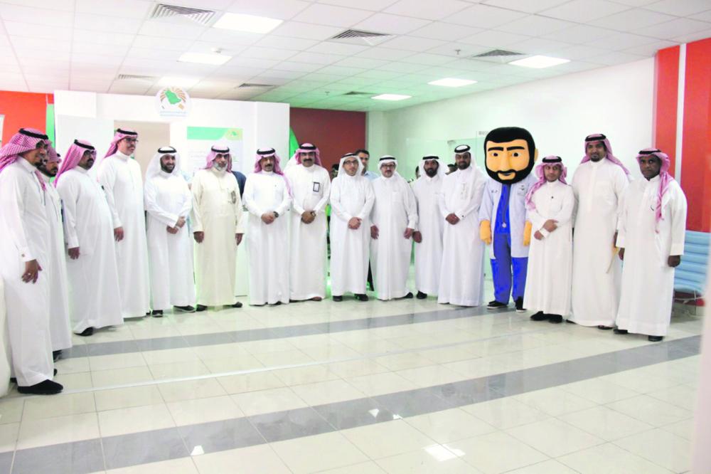 تدشين أول عيادة متنقلة للإقلاع عن التدخين بالأحساء