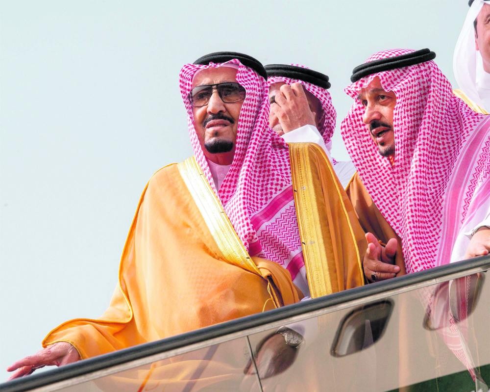 خادم الحرمين يصل إلى الرياض قادما من مملكة البحرين