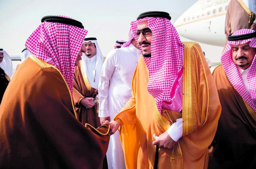 خادم الحرمين يصل إلى الرياض قادما من مملكة البحرين