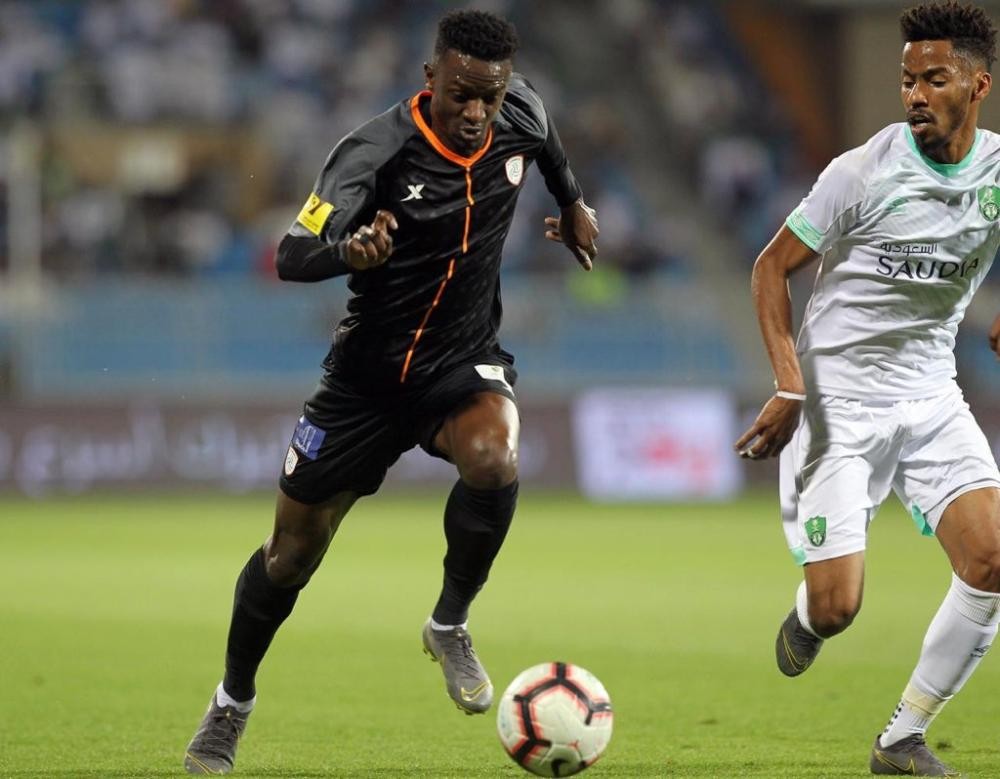 «الأهلي» يهزم «الشباب» برباعية