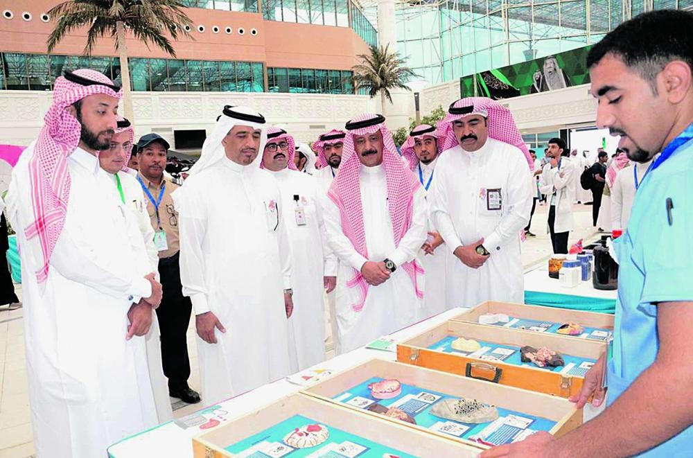 تدشن عيادة متنقلة للإقلاع عن التدخين