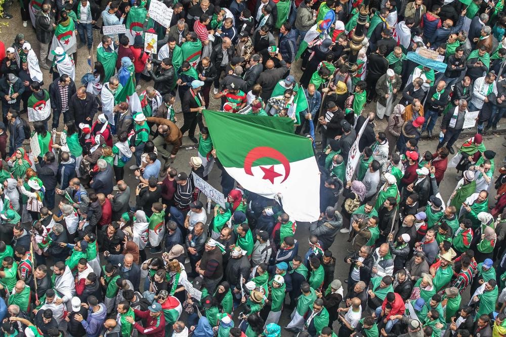 قرار البرلمان الجزائري بشأن إدارة البلاد.. الثلاثاء 