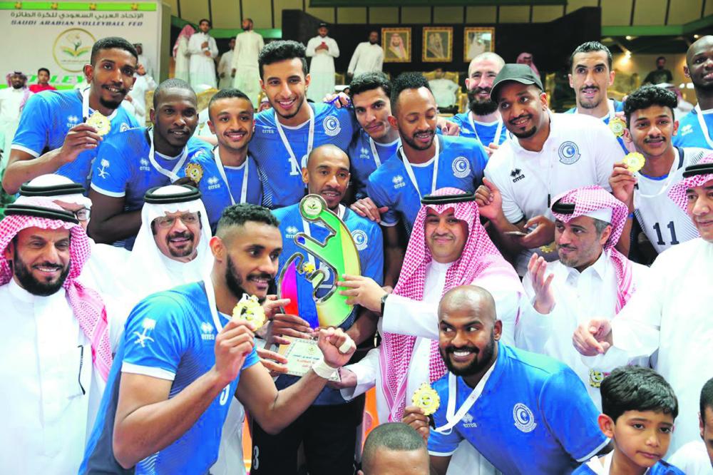 أباتشي الهلال يتوج بلقب الدوري