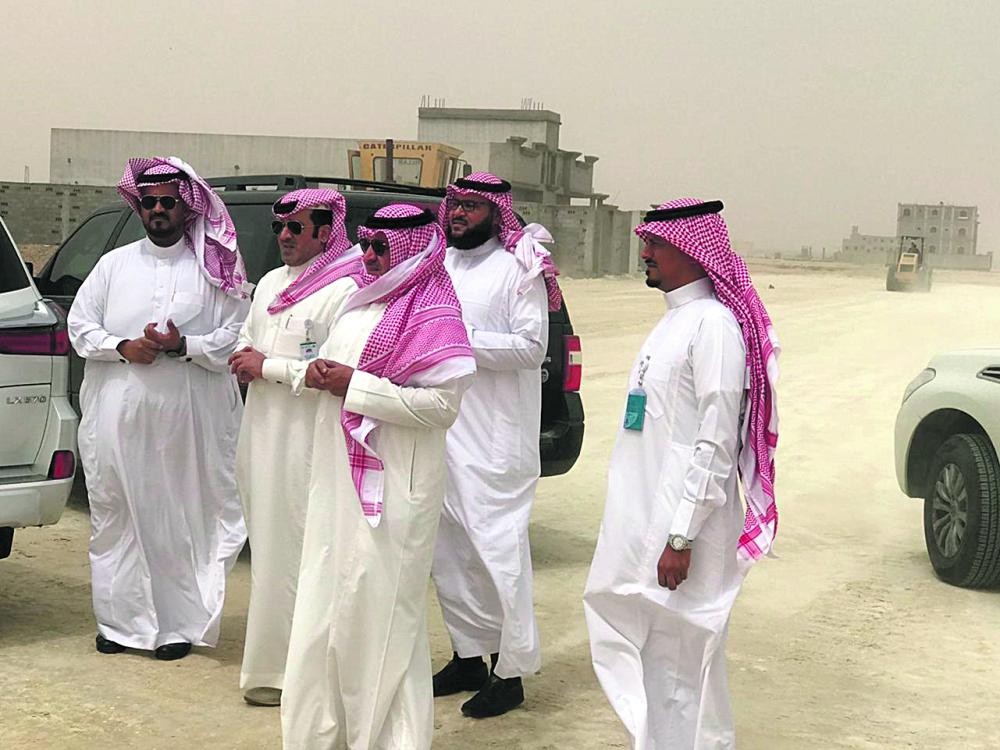 جولة بلدية على مشاريع الضاحية في الجبيل