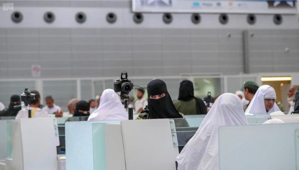 الجوازات تنهي إجراءات 9,7 ملايين معتمر
