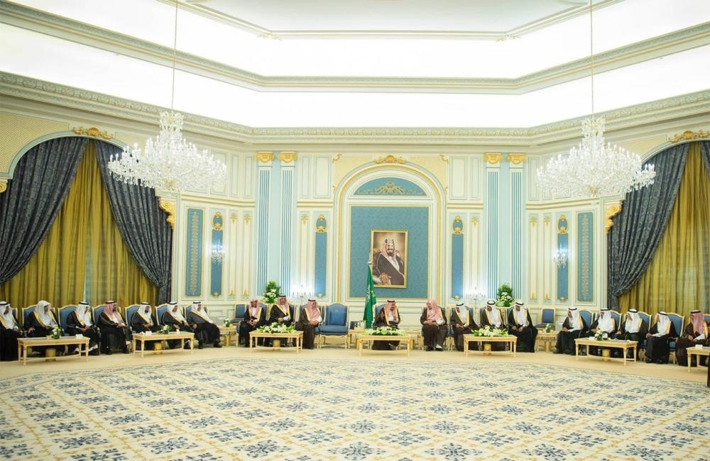 خادم الحرمين يستقبل رئيس وأعضاء الشورى