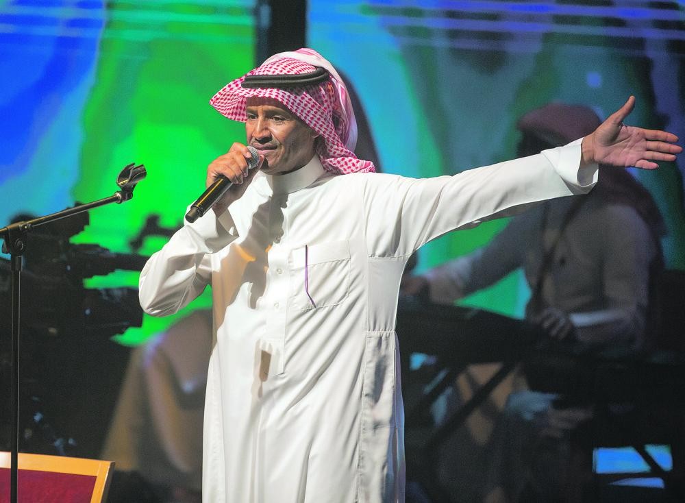 الجماهير تحاصر خالد عبدالرحمن في الجامعة