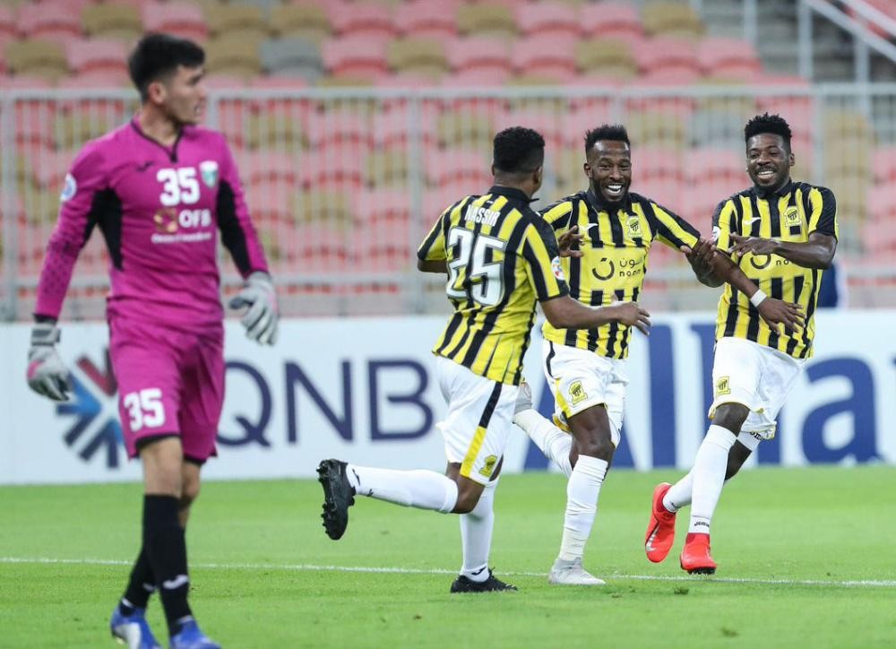 فوز مثير لـ«الاتحاد» على «لوكوموتيف»