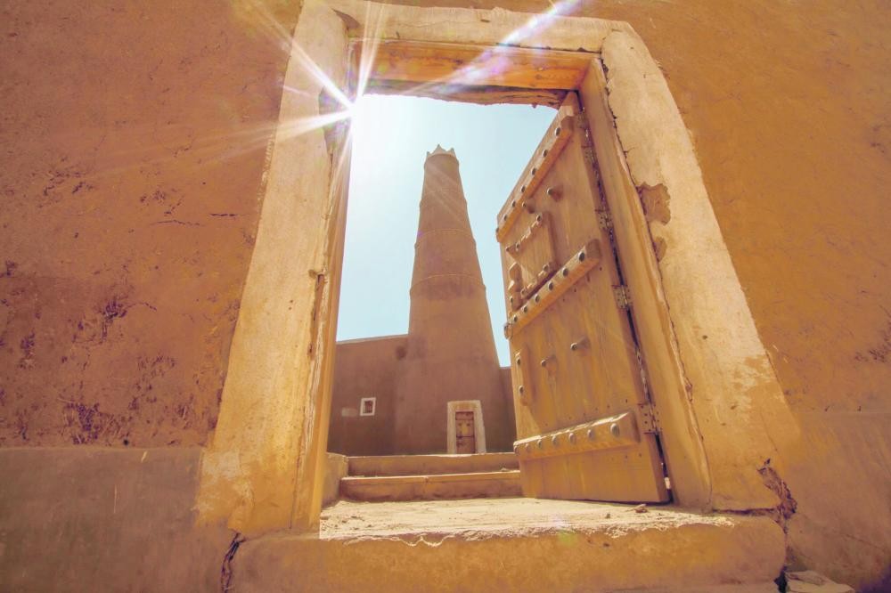 «عيون الجواء» رابط قديم يحيي شعر أبي الفوارس