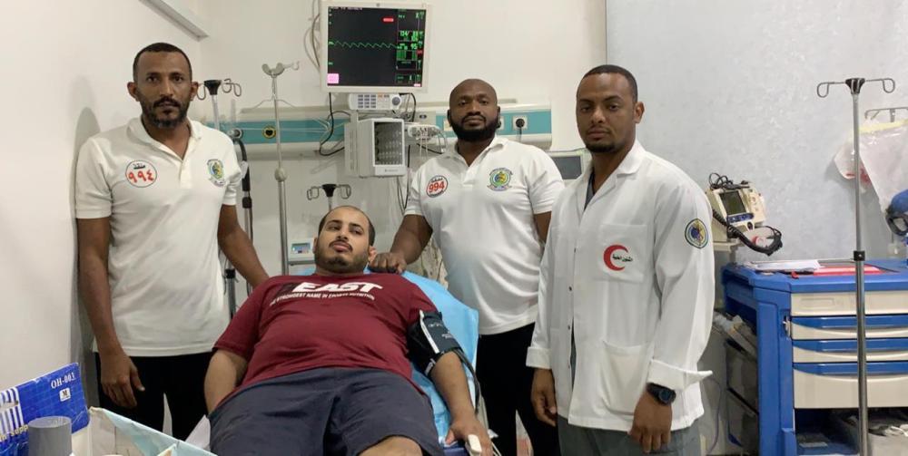 حرس الحدود بعسير ينقذ شخصًا من الغرق