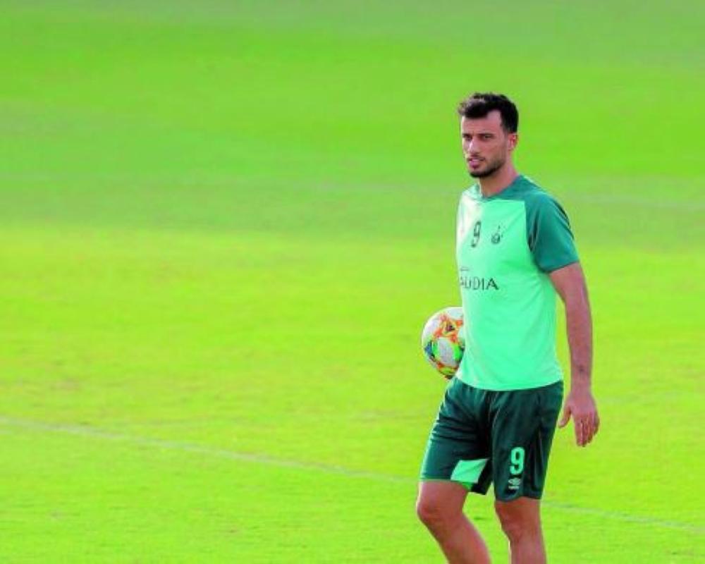 الهلال والأهلي وجها لوجه .. 