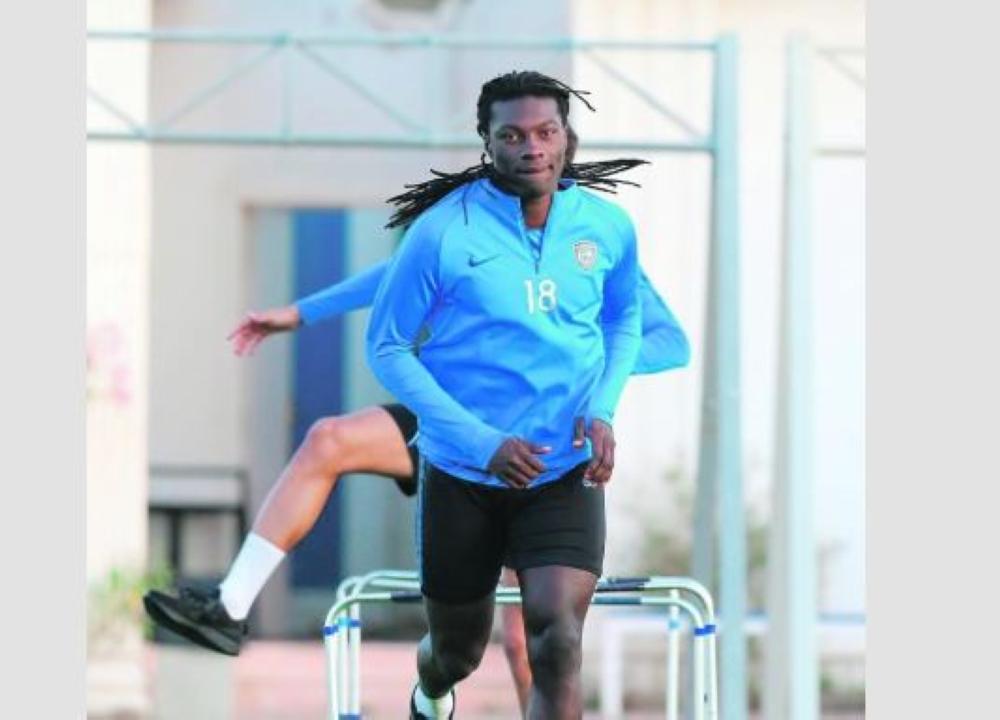 الهلال والأهلي وجها لوجه .. 