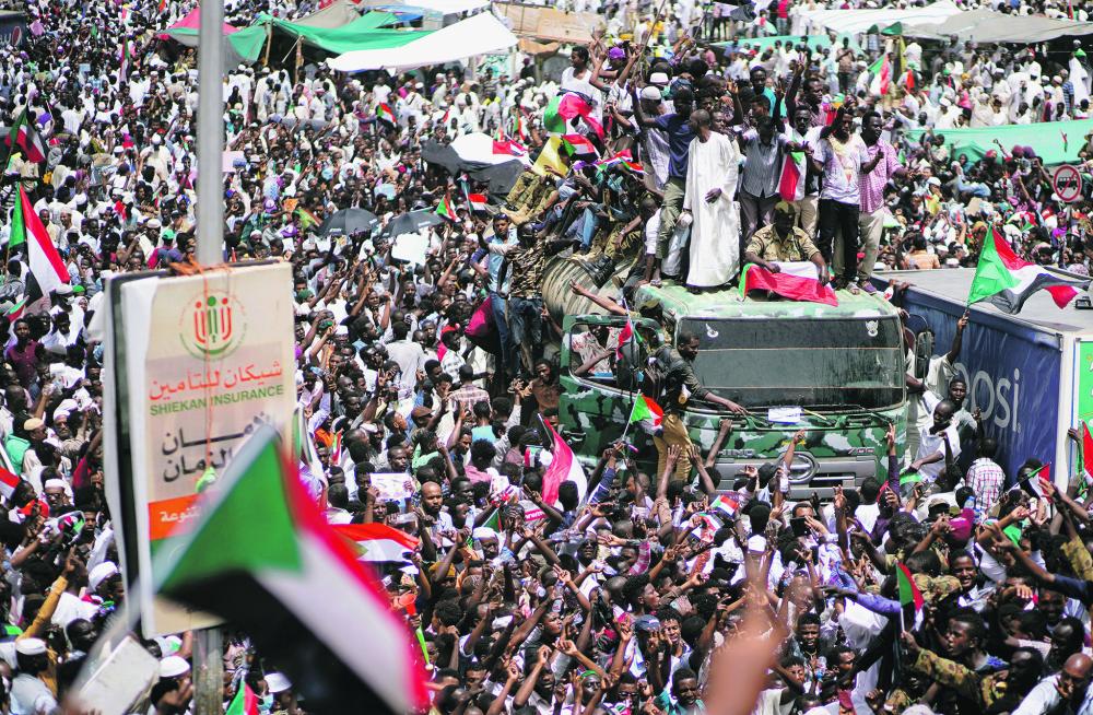 أمريكا: السودانيون يقررون من يقودهم