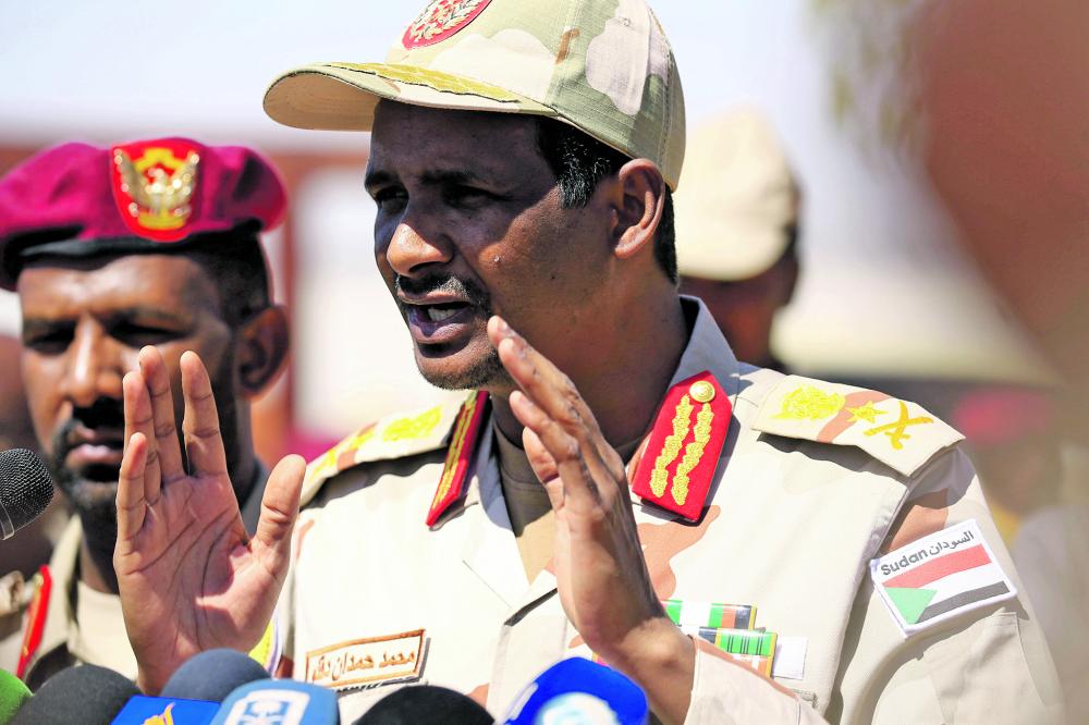 الدعم السريع ينحاز للمحتجين: لن نشارك بالمجلس