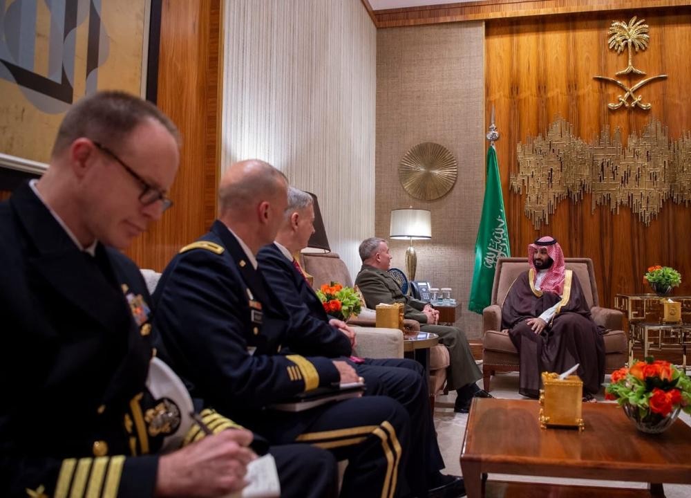 ولي العهد يلتقي قائد القيادة المركزية الأمريكية