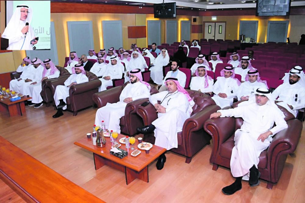مناقشة رفع كفاءة أداء واعتماد مستشفيات الشرقية