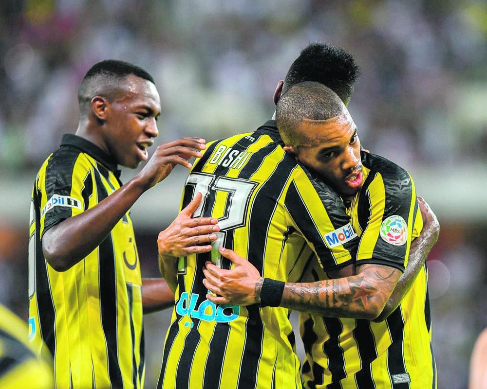 الاتحاد يواصل صحوته بثنائية في الاتفاق