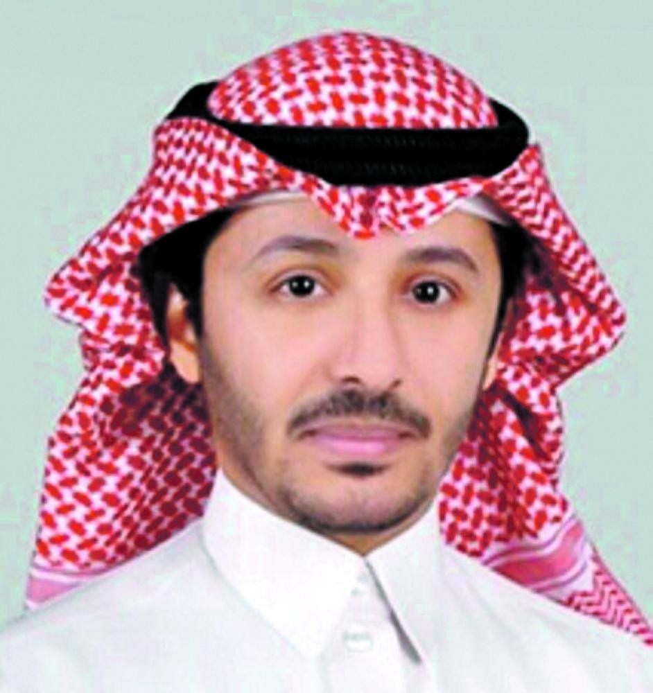 «حارس أمن» يمارس مهام رجال المرور بالدمام