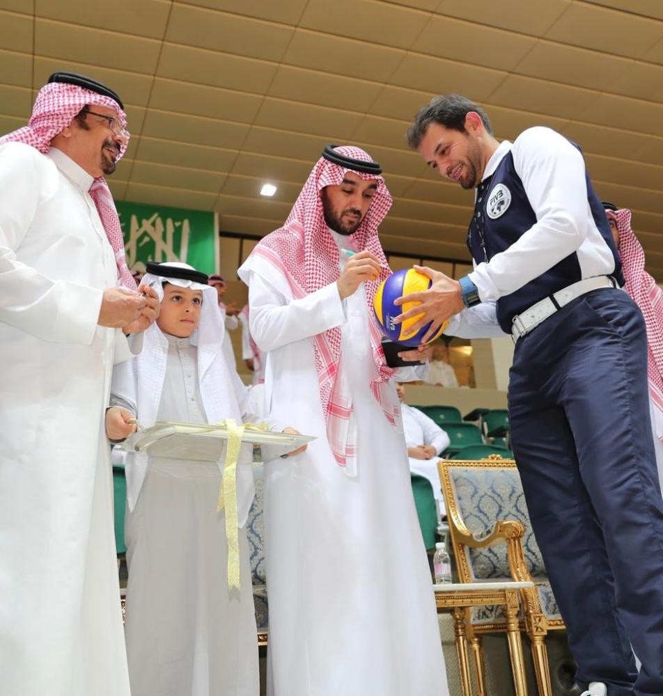 الهلال يتوج بـ«كأس الطائرة» بفوزه على الاتحاد