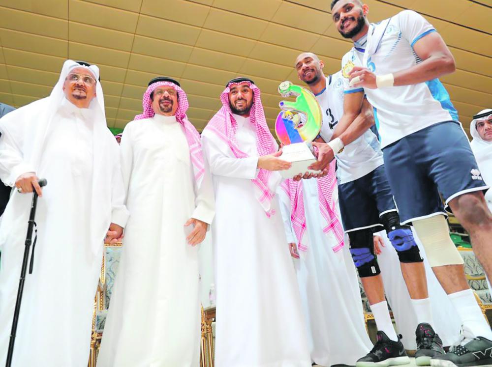 «أباتشي» الهلال تحلق بـ«الثلاثية»