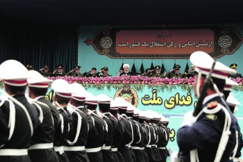 مليارات إيران للإرهاب.. ومتضررو الفيضانات بلا عون