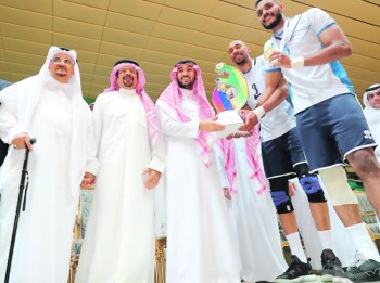 «أباتشي» الهلال تحلق بـ«الثلاثية»