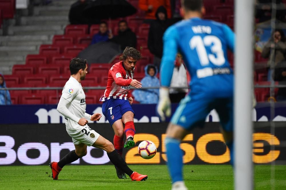 لقاء مثير.. أتليتيكو يؤجل تتويج برشلونة