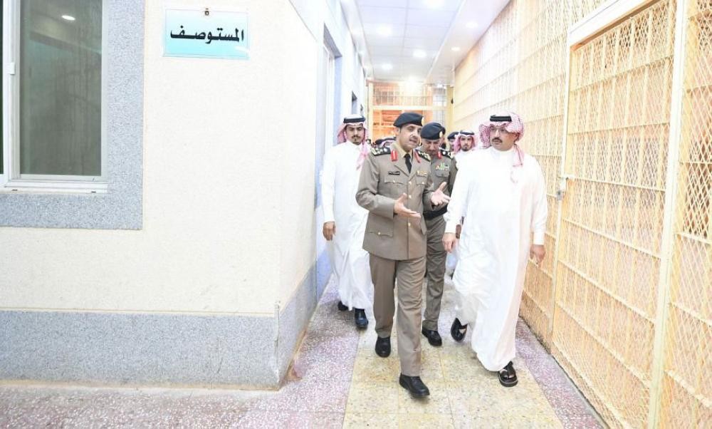 أمير عسير يدشن مشروعات في سجن أبها