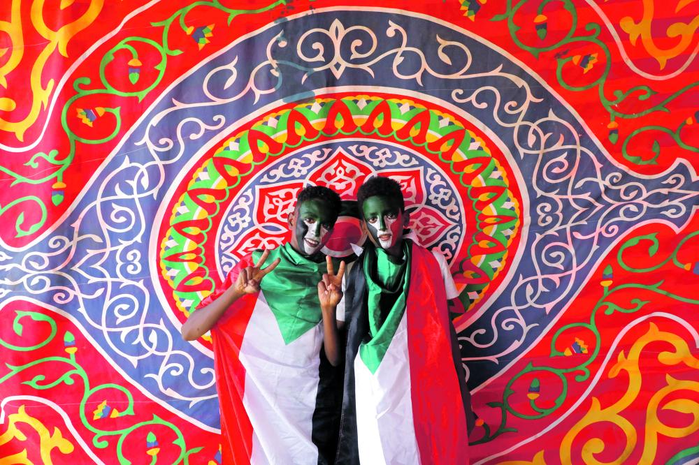 السودان.. السلطة السيادية عسكرية و«التنفيذية» مدنية