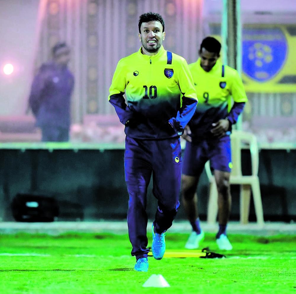 الهلال والتعاون من يخطف البطاقة الأولى؟