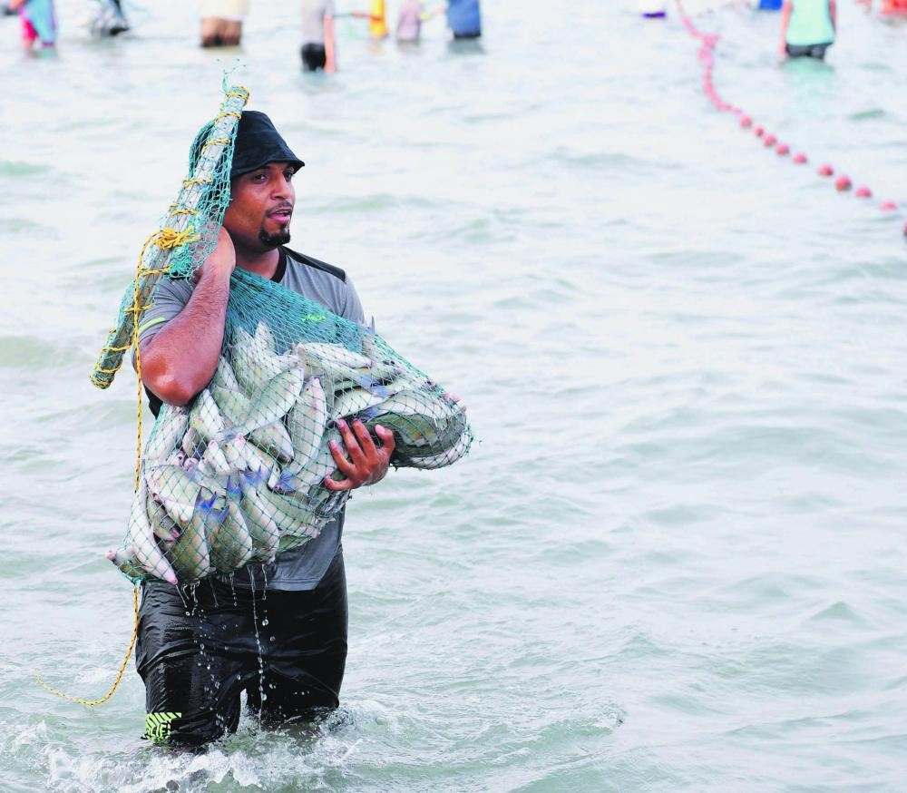 انطلاق مهرجان صيد سمك الحريد بجزر فرسان