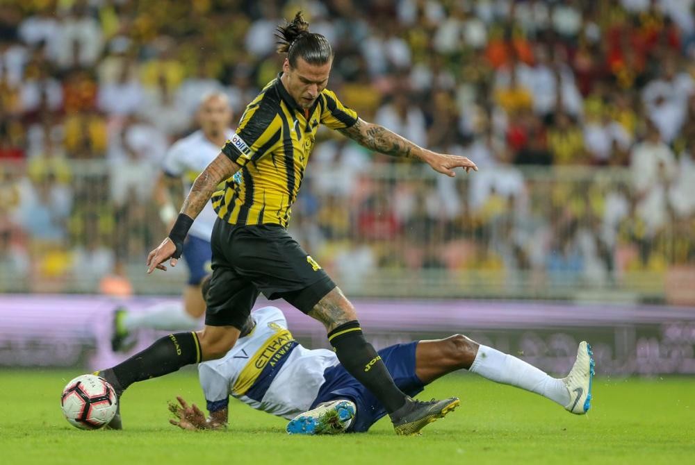 يلحق بالتعاون في نهائي كأس الملك.. «شنب الاتحاد أطول»
