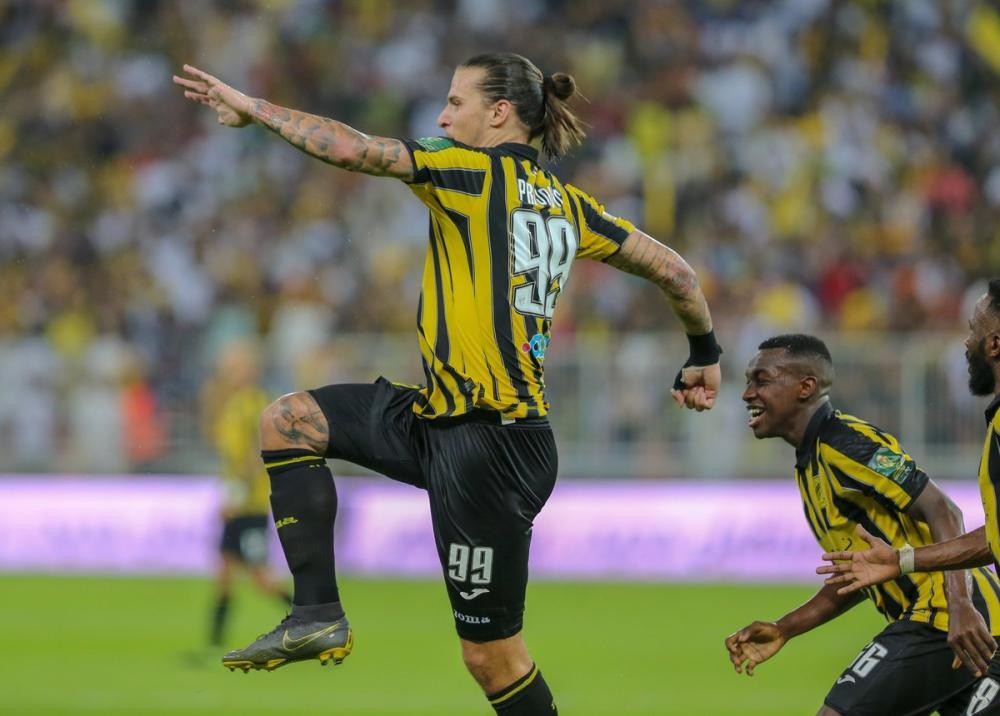 يلحق بالتعاون في نهائي كأس الملك.. «شنب الاتحاد أطول»