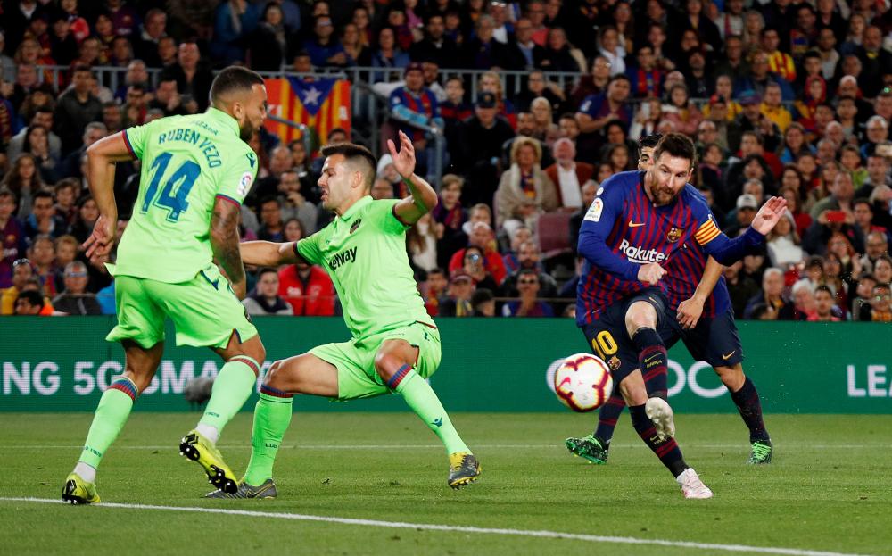 برشلونة يتوج بطلا بعد فوزه على ليفانتي