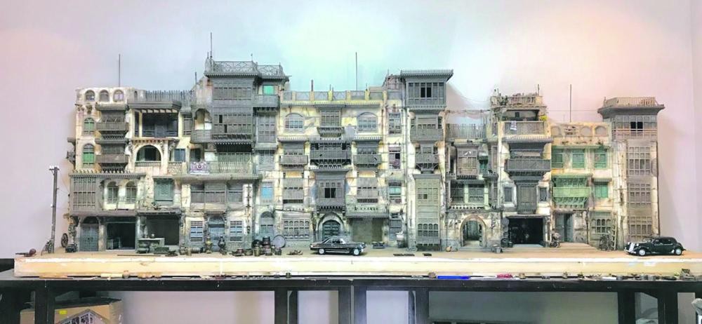 تشكيلي يجسد أحياء جدة القديمة بمتحف حجازي مصغر