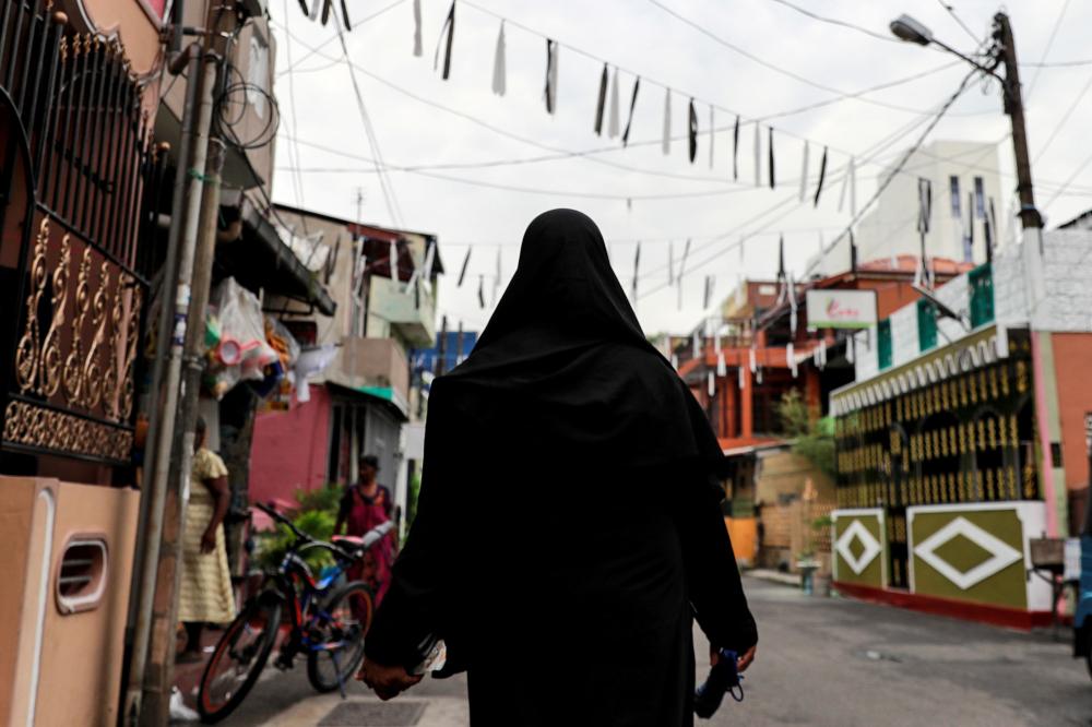 سريلانكا تمنع غطاء الوجه والسفارة تحذر