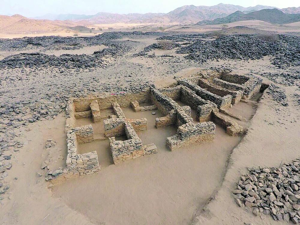 «عشم» الأثرية مدينة الذهب والمعادن تحت رمال القنفذة
