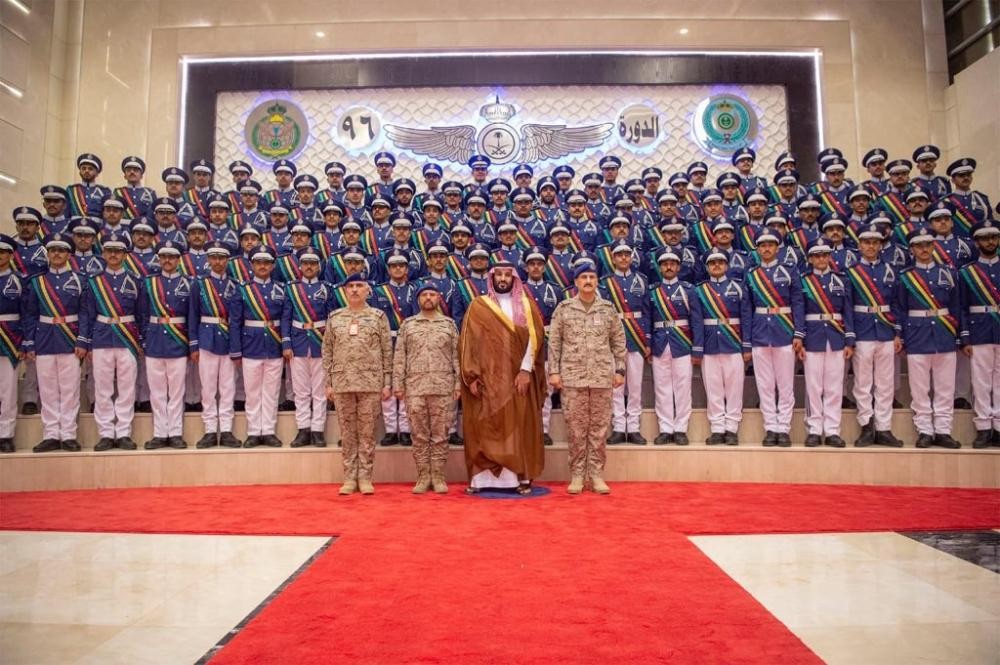ولي العهد يرعى حفل تخريج طلاب كلية الملك فيصل الجوية