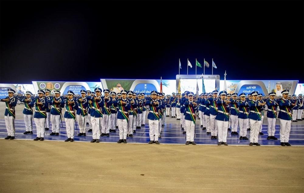 ولي العهد يرعى حفل تخريج طلاب كلية الملك فيصل الجوية