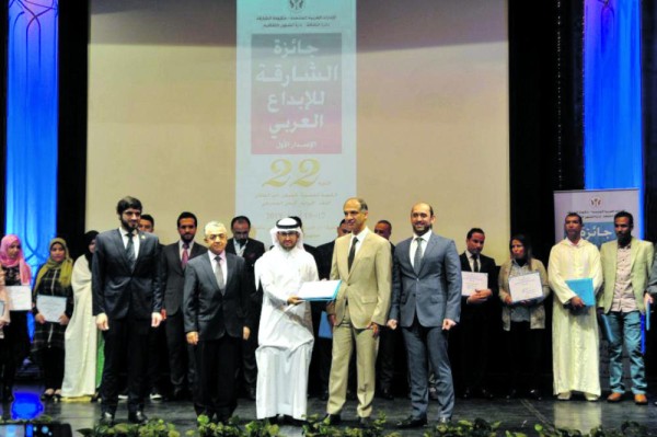 الشعر جوهر الكتابة و«هوية» الإبداع العربي