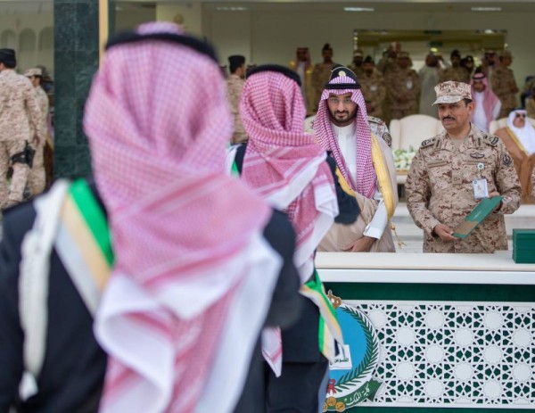 وزير الحرس الوطني يرعى حفل تخريج الضباط الجامعيين