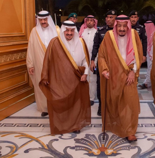 خادم الحرمين يغادر الرياض متوجهاً إلى جدة