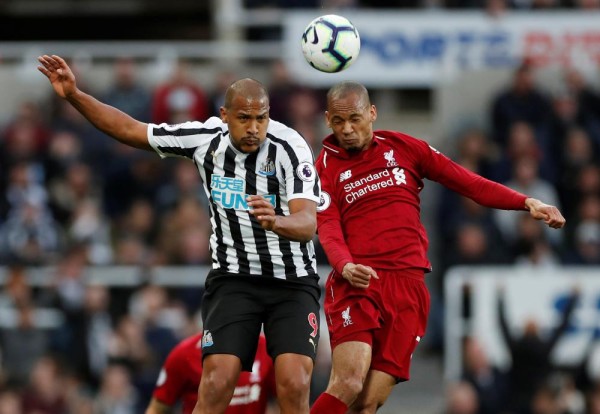 «ليفربول» يحافظ على آماله في اللقب بهزيمة «نيوكاسل»