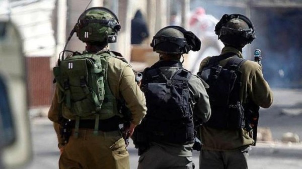 قوات الاحتلال تعتقل 5 فلسطينيين