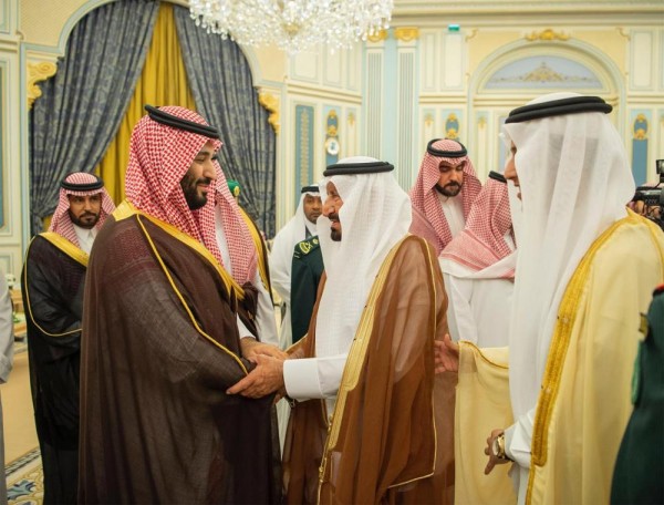 ولي العهد يستقبل المهنئين بشهر رمضان المبارك