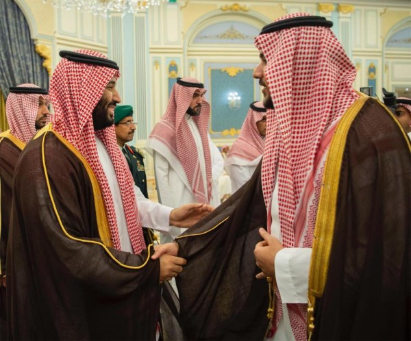 ولي العهد يستقبل المهنئين بشهر رمضان المبارك